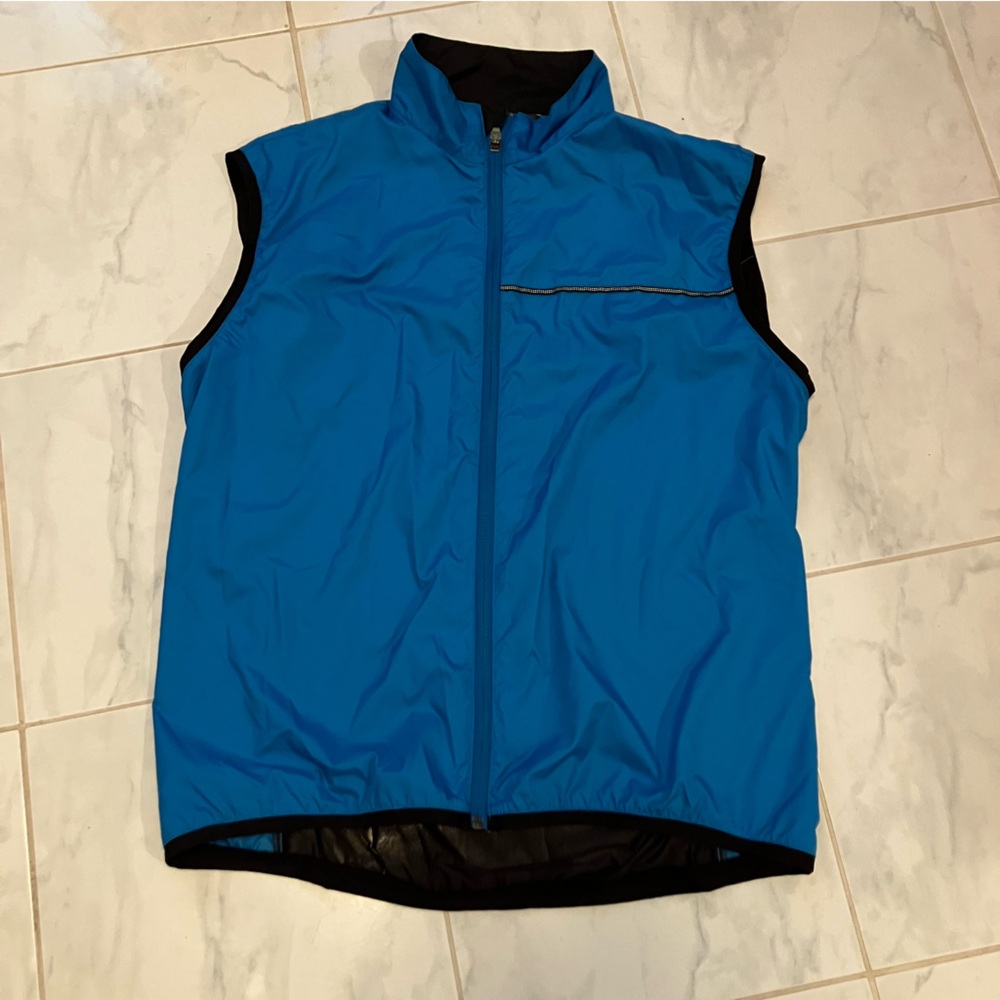 MEC Men's Blue Vest for cycling or running. Vented back. EUC!